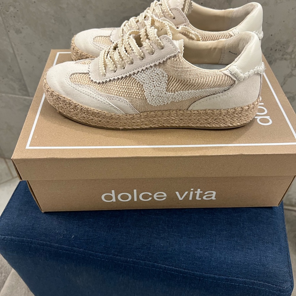 Dolce Vita Women's Tan and Cream Sneakers